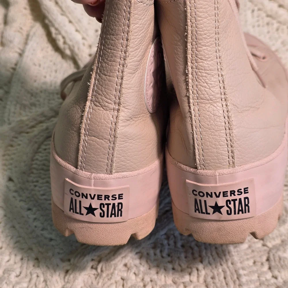 Converse Chuck Taylor Lugged Platform‎ Leather High Top Sneaker Pink Women's 9